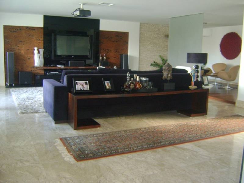Temporada espetacular, casa belíssima, capacidade para 17 pessoas, tudo incluso, sem taxas.