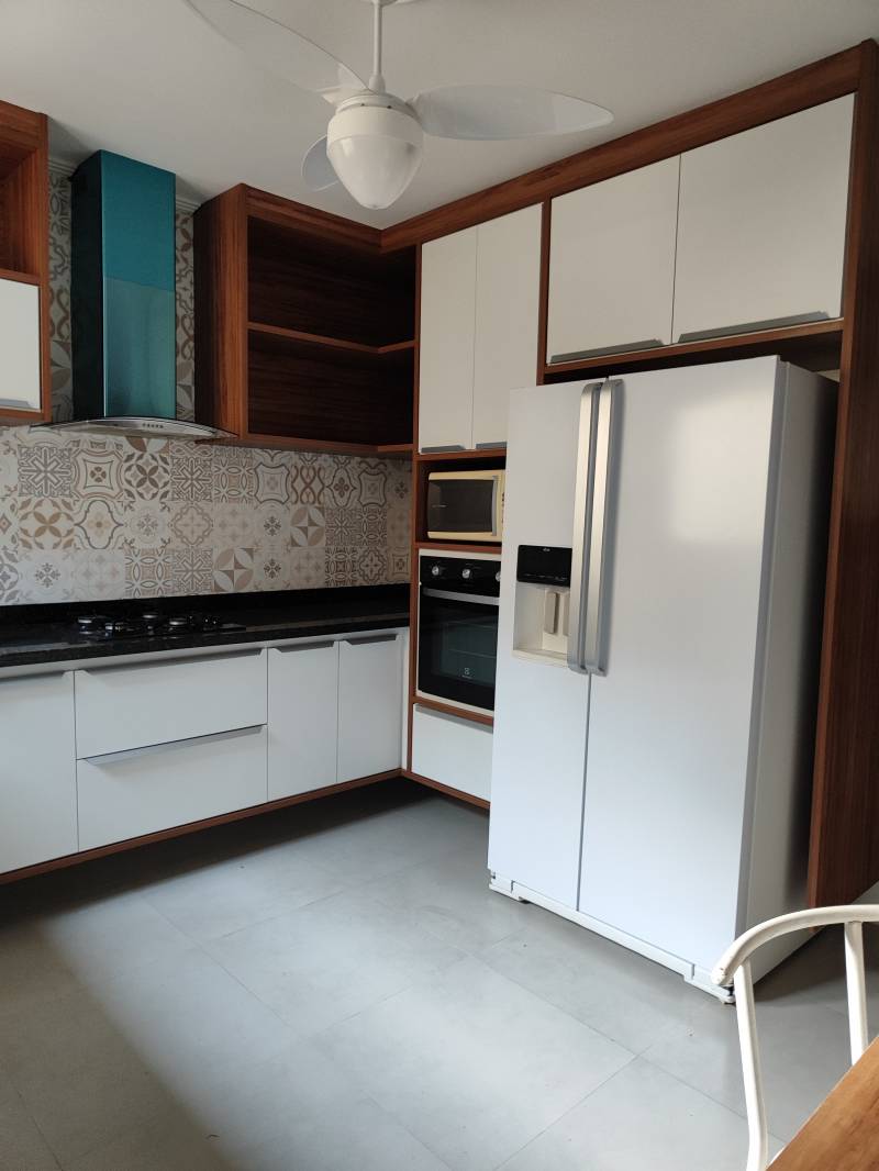 Casa duplex mobiliada 4/4